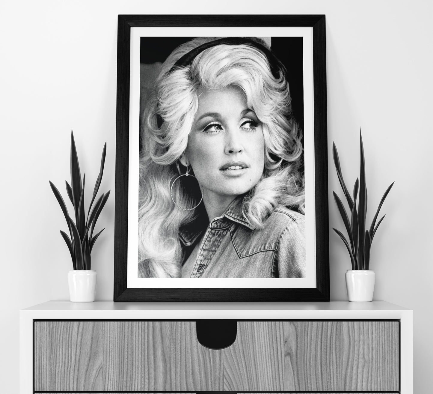 Dolly Parton Poster, Black and White, Vintage Music Poster, Fashion Photography, Feminist Print, Retro Wall Art, Music Room Decor, Digital Download
