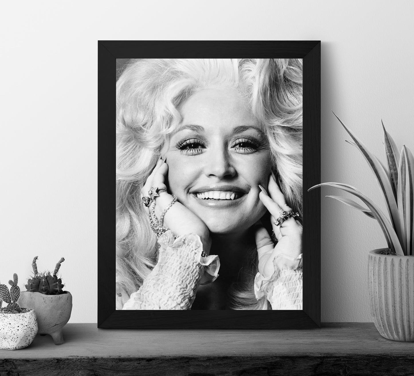 Dolly Parton Poster – Black and White Vintage Music Print, Fashion Photography, Retro Wall Art & Feminist Decor, Digital Download