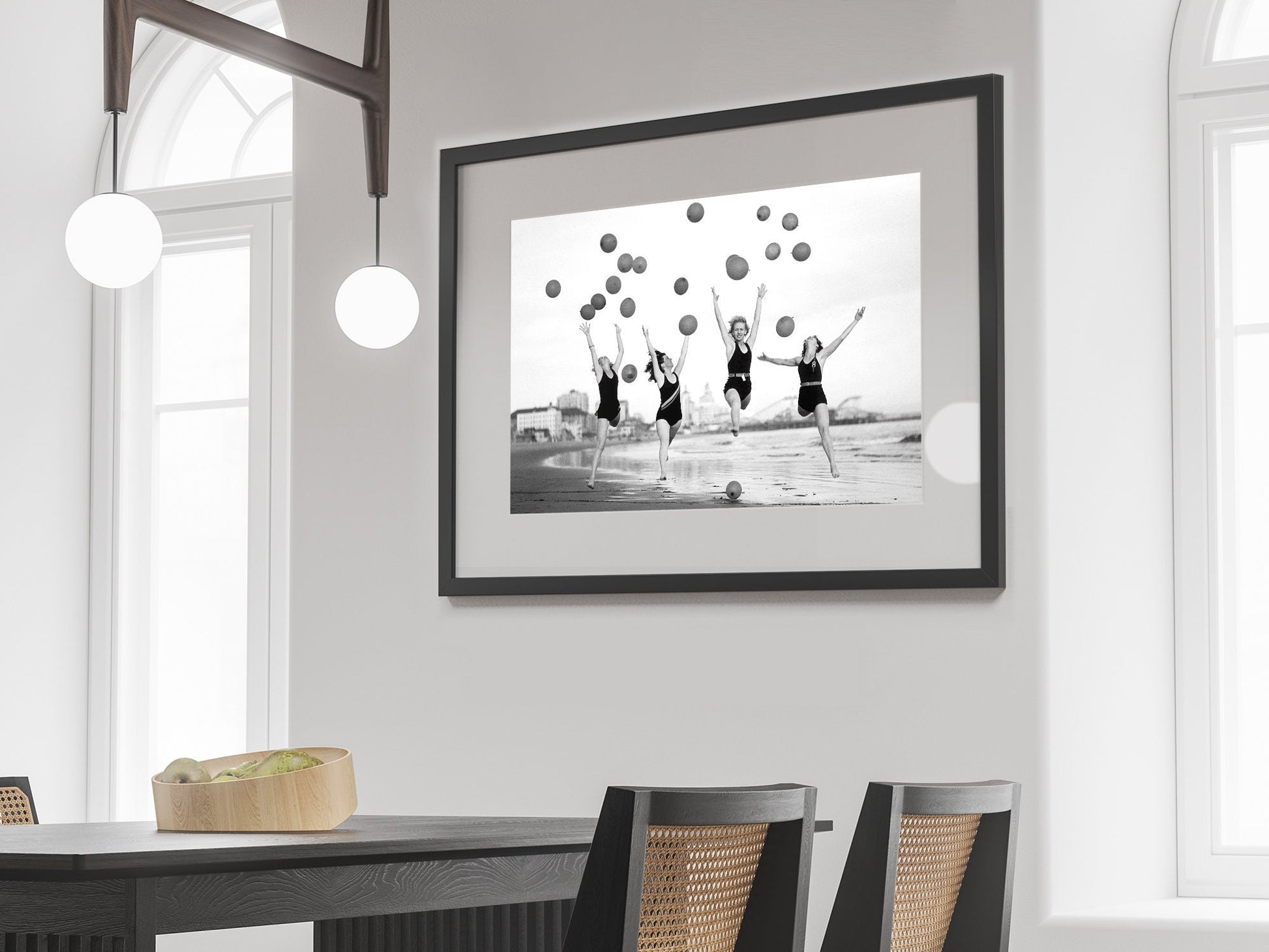 Beach Girls Balloon Print – Vintage Black and White Photography, Retro Beach Poster, Summer Wall Art, Digital Download Decor