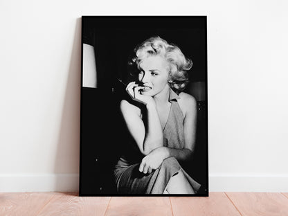 Marilyn Monroe Sitting Poster – Retro Wall Art Print