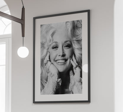 Dolly Parton Poster – Black and White Vintage Music Print, Fashion Photography, Retro Wall Art & Feminist Decor, Digital Download