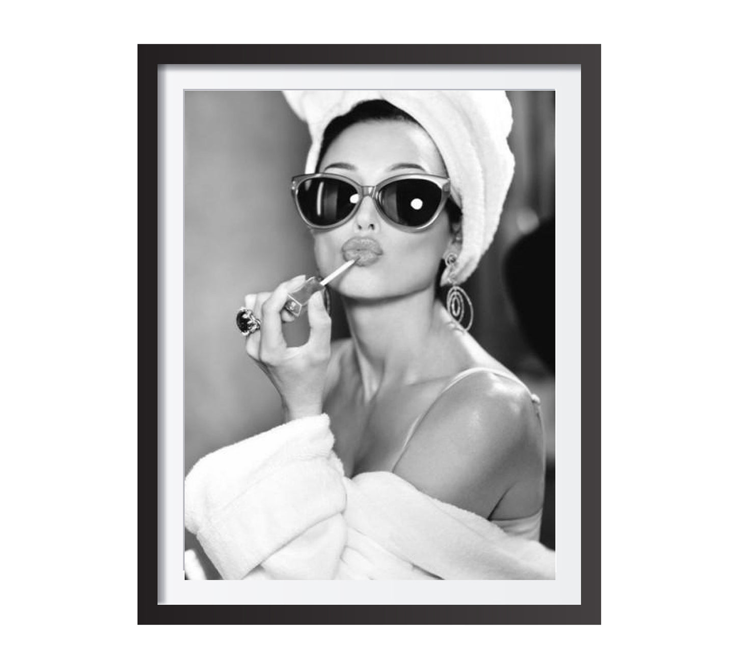 Vintage Audrey hepburn Lipstick Print, Black and White, Fashion Photography, Retro Wall Art, Makeup Poster, Old Hollywood Decor, Digital Download