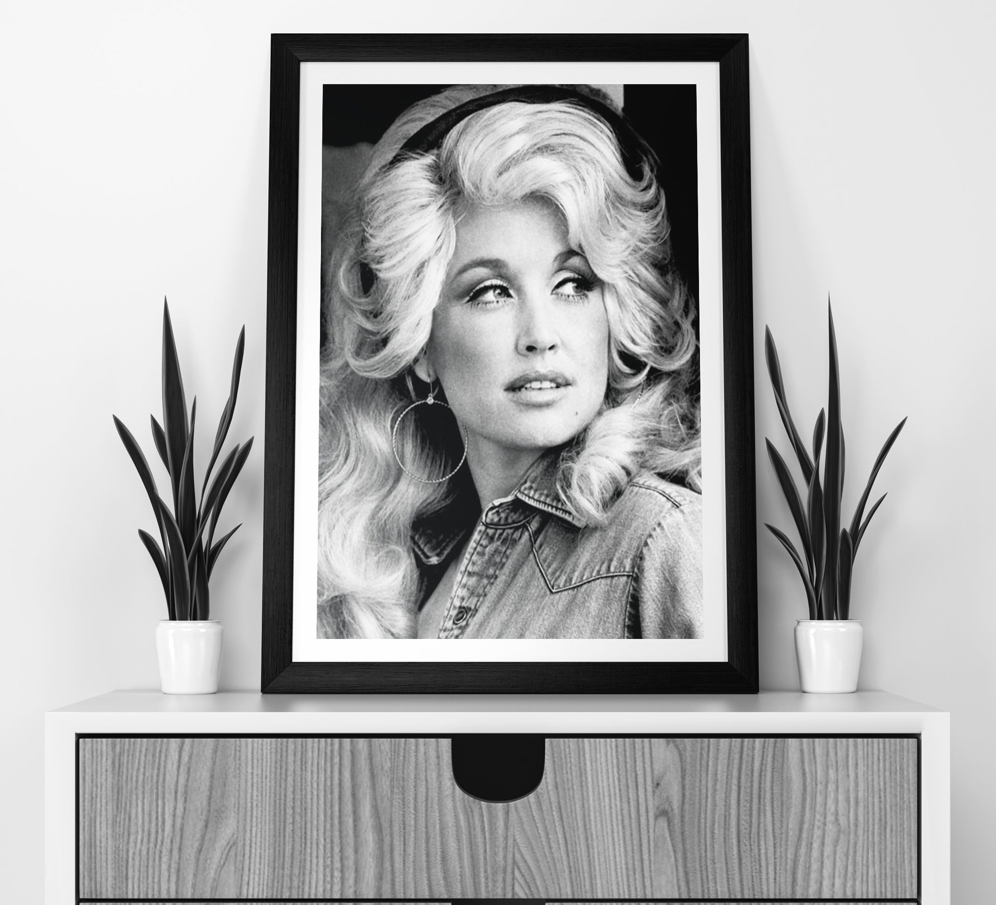 Dolly Parton Poster, Black and White, Vintage Music Poster, Fashion Photography, Feminist Print, Retro Wall Art, Music Room Decor, Digital Download
