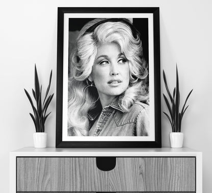 Dolly Parton Poster, Black and White, Vintage Music Poster, Fashion Photography, Feminist Print, Retro Wall Art, Music Room Decor, Digital Download