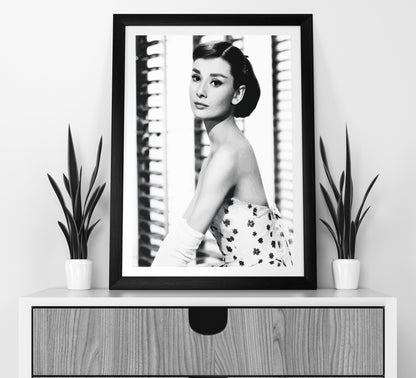 Black and White Audrey Hpeburn Poster, Vintage Photography, Fashion Print, Retro Wall Art, Old Hollywood Decor, Digital Download