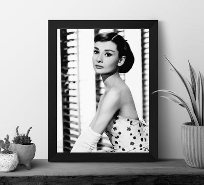Black and White Audrey Hpeburn Poster, Vintage Photography, Fashion Print, Retro Wall Art, Old Hollywood Decor, Digital Download