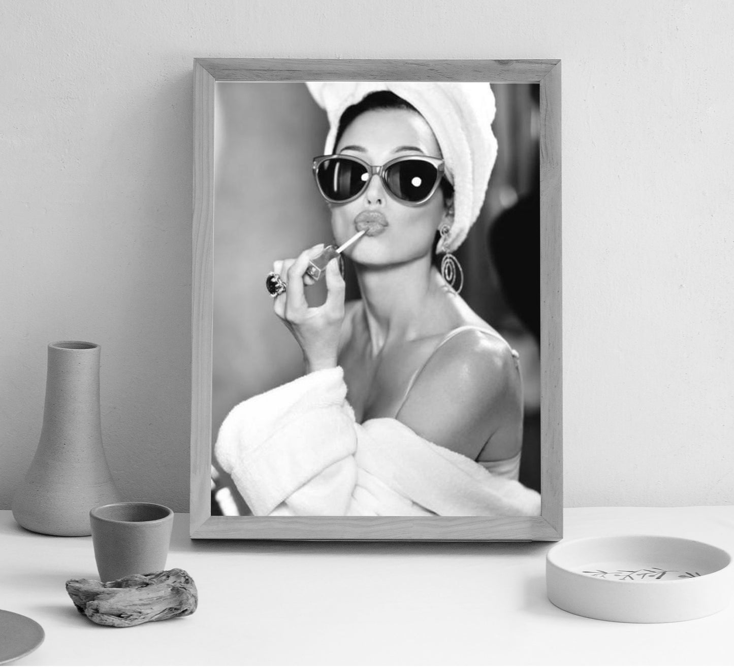 Vintage Audrey hepburn Lipstick Print, Black and White, Fashion Photography, Retro Wall Art, Makeup Poster, Old Hollywood Decor, Digital Download